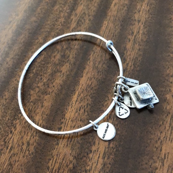 Alex and Ani 3 dimensional silver tone graduation cap - Picture 6 of 7